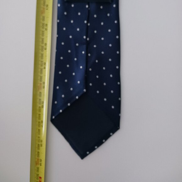 Izod Neck Tie Blue with White Dots 100% Silk 59" Long 3.5" Wide - Picture 4 of 4